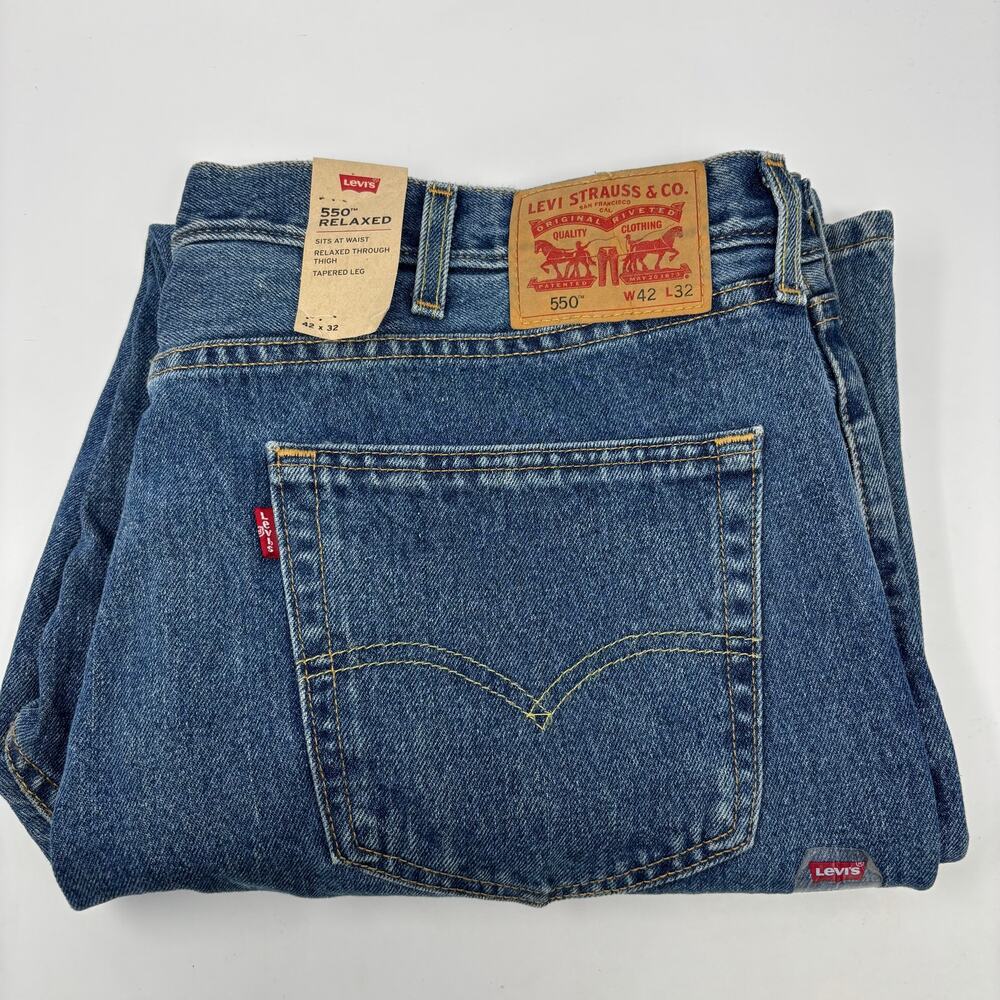 Levi's 550 Relaxed Fit‎ 42x32 5 Pocket Design Tapered Leg Blue Jeans NWT